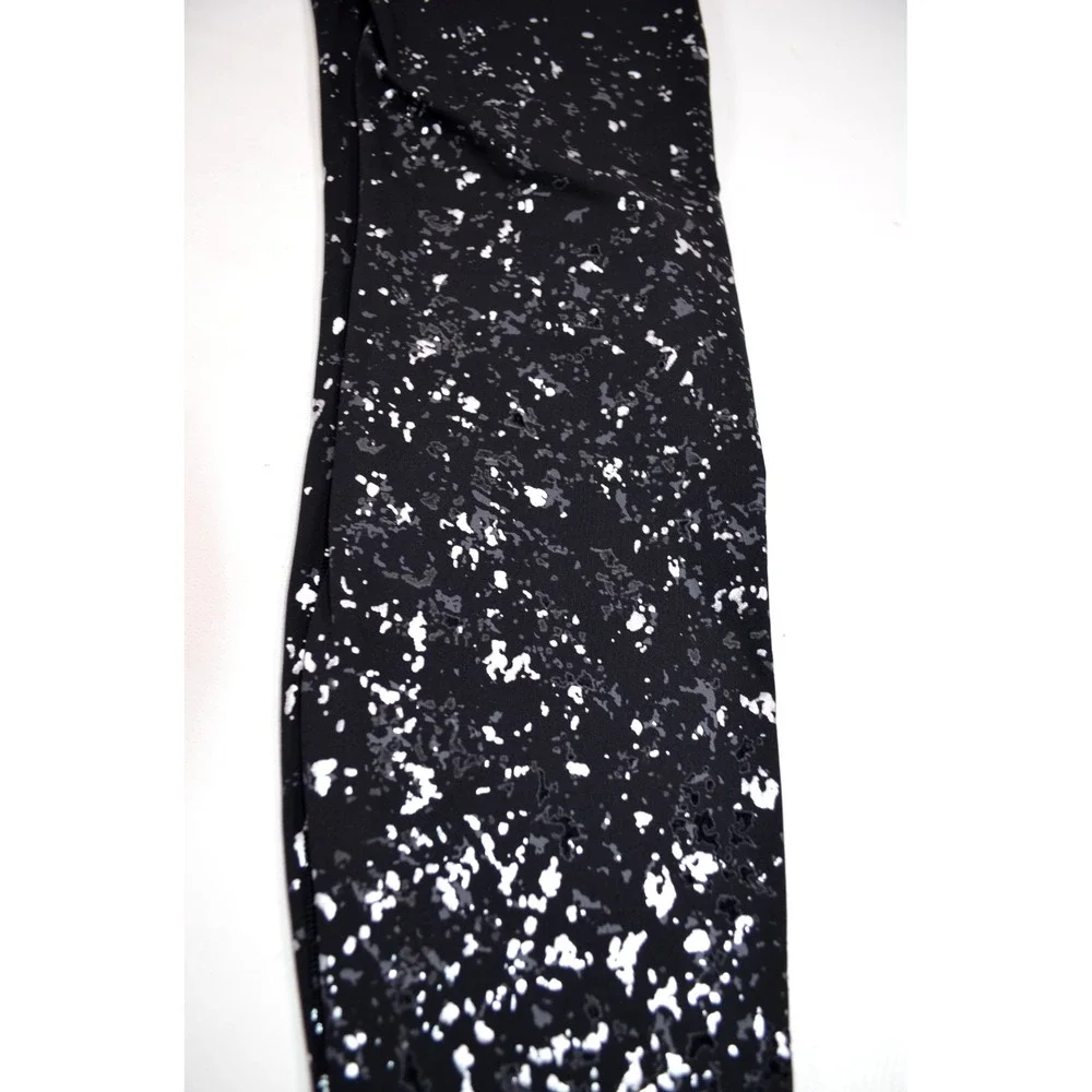 Lululemon Leggings Women's Size‎ 6 Black w/ Silver Flakes  Inseam 27.5